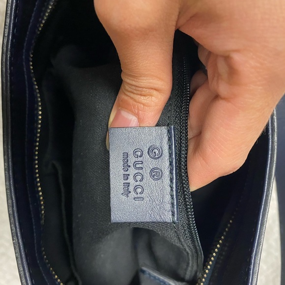 ✨SOLD✨AUTHENTIC GUCCI NAVY HOBO GG SUPREME BAG✨ - Picture 3 of 8